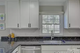 6526 Wheeler Dr, Charlotte, NC 28211 - Photo 13