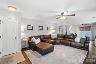 546 River View Dr, Lowell, NC 28098 - Photo 3