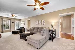 929 43rd Ave Ct NE, Hickory, NC 28601 - Photo 3