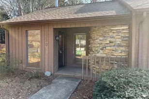 1720 12th St NE, Hickory, NC 28601 - Photo 17