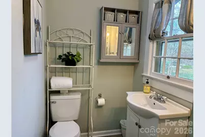 214 W Maine Avenue, Bessemer City, NC 28016 - Photo 9