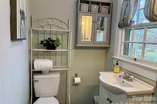 214 W Maine Ave, Bessemer City, NC 28016 - Photo 9