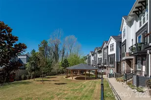 566 W End Dr, Charlotte, NC 28208 - Photo 21