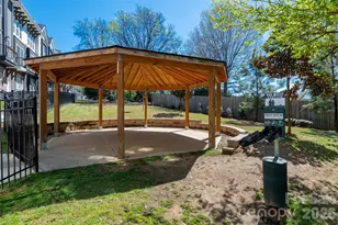 566 W End Dr, Charlotte, NC 28208 - Photo 21