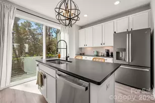 566 W End Dr, Charlotte, NC 28208 - Photo 5