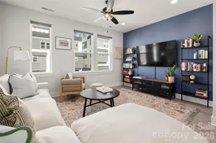 566 W End Dr, Charlotte, NC 28208 - Photo 9