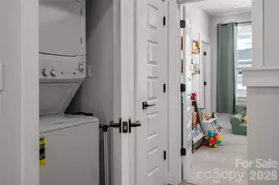566 W End Dr, Charlotte, NC 28208 - Photo 15
