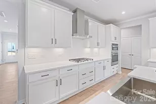 948 Exeter Dr, Sherrills Ford, NC 28673 - Photo 9