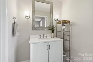 8033 Regent Park Ln, Charlotte, NC 28210 - Photo 17