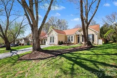 9113 Shenington Place, Charlotte, NC 28216 - Photo 3