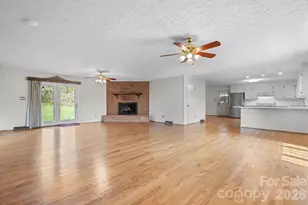 5515 Chestnut Dr, Hickory, NC 28602 - Photo 15
