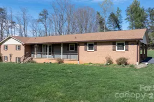 5515 Chestnut Dr, Hickory, NC 28602 - Photo 3