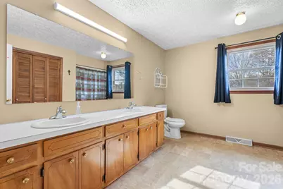 5515 Chestnut Drive, Hickory, NC 28602 - Photo 23