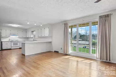 5515 Chestnut Drive, Hickory, NC 28602 - Photo 11