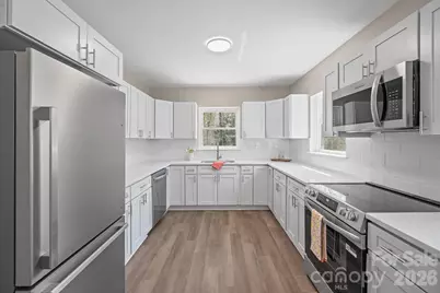 5000 Hoover Drive, Charlotte, NC 28269 - Photo 17