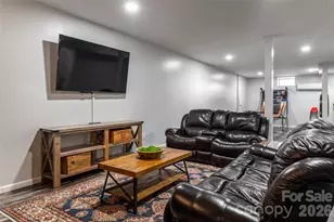 6 Oxford Ct, Asheville, NC 28804 - Photo 29