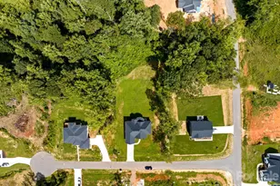 2002 Pln Fld Dr, Bessemer City, NC 28016 - Photo 37