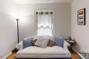 719 Oakland St, Hendersonville, NC 28791 - Photo 15