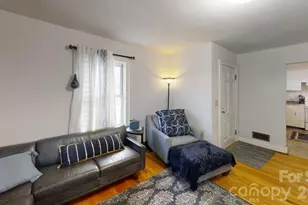 719 Oakland St, Hendersonville, NC 28791 - Photo 5