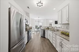 2327 Whitford Ln, Charlotte, NC 28210 - Photo 5