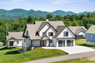 1026 Hillside Ridge Rd, Candler, NC 28715 - Photo 3
