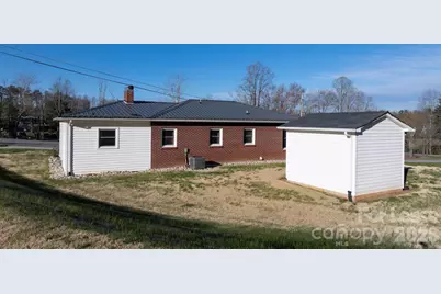 313 Arrowood Street SE, Lenoir, NC 28645 - Photo 9