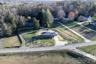 313 Arrowood St SE, Lenoir, NC 28645 - Photo 17