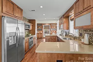 328 W 6th St, Charlotte, NC 28202 - Photo 13