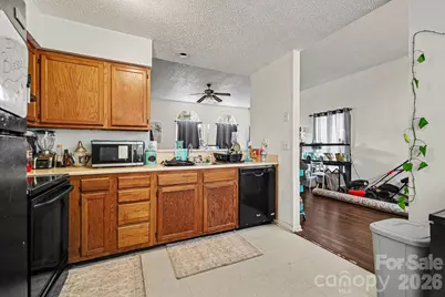 7925 Turquoise Drive, Charlotte, NC 28215 - Photo 9