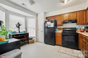 7925 Turquoise Dr, Charlotte, NC 28215 - Photo 7