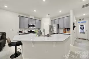 6009 Chelsea Oaks Rdg, Fort Mill, SC 29708 - Photo 3