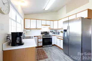 1095 Deer Track Dr, Rock Hill, SC 29732 - Photo 7