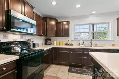 28 Chapel Park Road, Asheville, NC 28803 - Photo 13