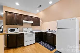 28 Chapel Park Rd, Asheville, NC 28803 - Photo 5