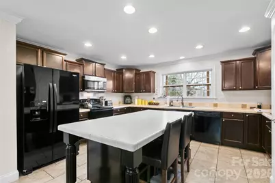 28 Chapel Park Road, Asheville, NC 28803 - Photo 9