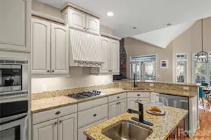 47 Ledgestone Dr, Fairview, NC 28730 - Photo 13