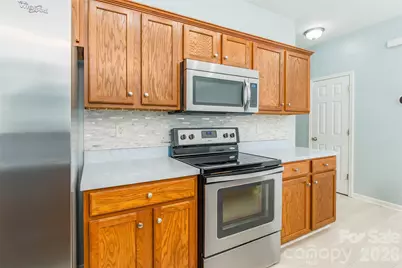 4018 Glenlea Commons Drive, Charlotte, NC 28216 - Photo 9