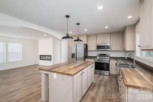 808 W Eagleview Ln, Lawndale, NC 28090 - Photo 9