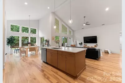 3931 Belshire Lane, Charlotte, NC 28205 - Photo 13