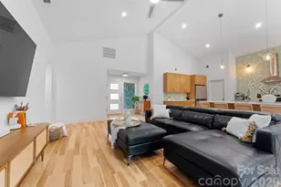 3931 Belshire Ln, Charlotte, NC 28205 - Photo 9