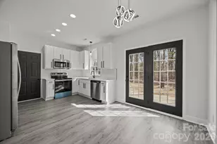 3804 Lincoln Ct, Indian Trail, NC 28079 - Photo 5