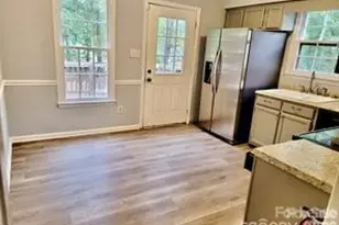 6414 Rockshire Dr, Charlotte, NC 28227 - Photo 5