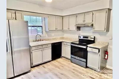 6414 Rockshire Drive, Charlotte, NC 28227 - Photo 7