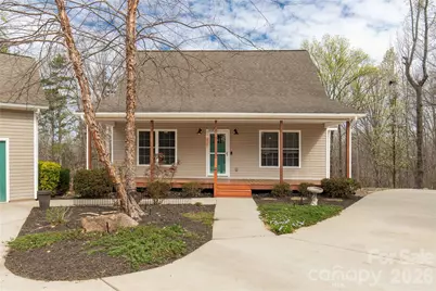 1890 Davis Circle, Clover, SC 29710 - Photo 3