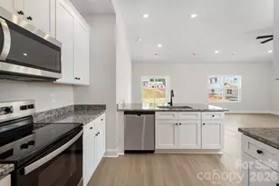 6623 Fairford Dr, Charlotte, NC 28215 - Photo 7