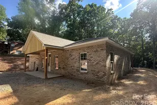 2319 Tanglewood Dr, Albemarle, NC 28001 - Photo 1