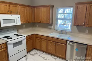 10913 Princeton Village Dr, Charlotte, NC 28277 - Photo 5