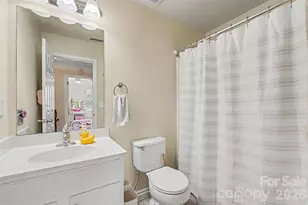 10529 Old Bridge Ln, Charlotte, NC 28269 - Photo 17