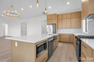 90 Summit Hill Rd, Hendersonville, NC 28791 - Photo 13