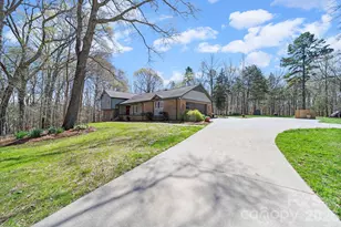 208 Falcon Dr, Concord, NC 28025 - Photo 3